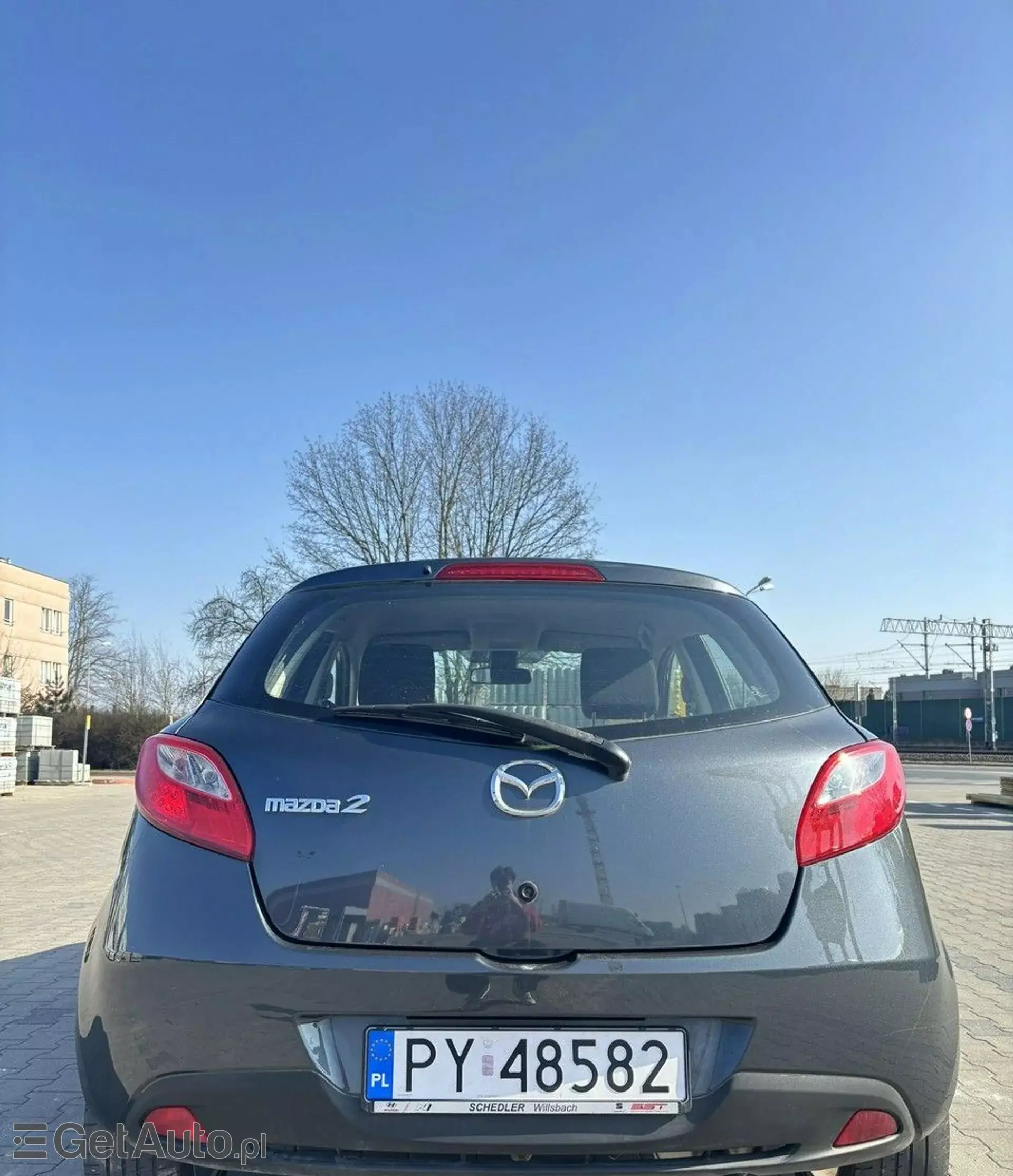MAZDA 2 