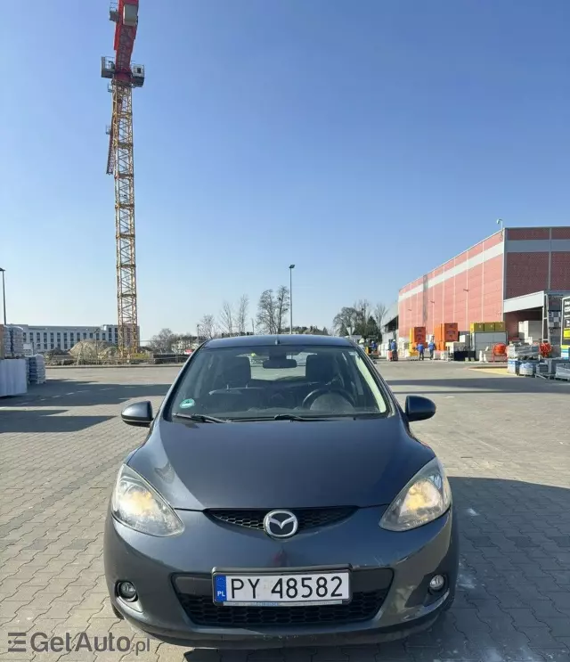 MAZDA 2 