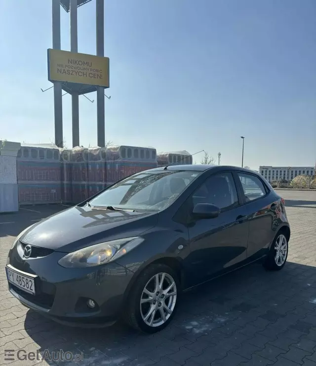 MAZDA 2 