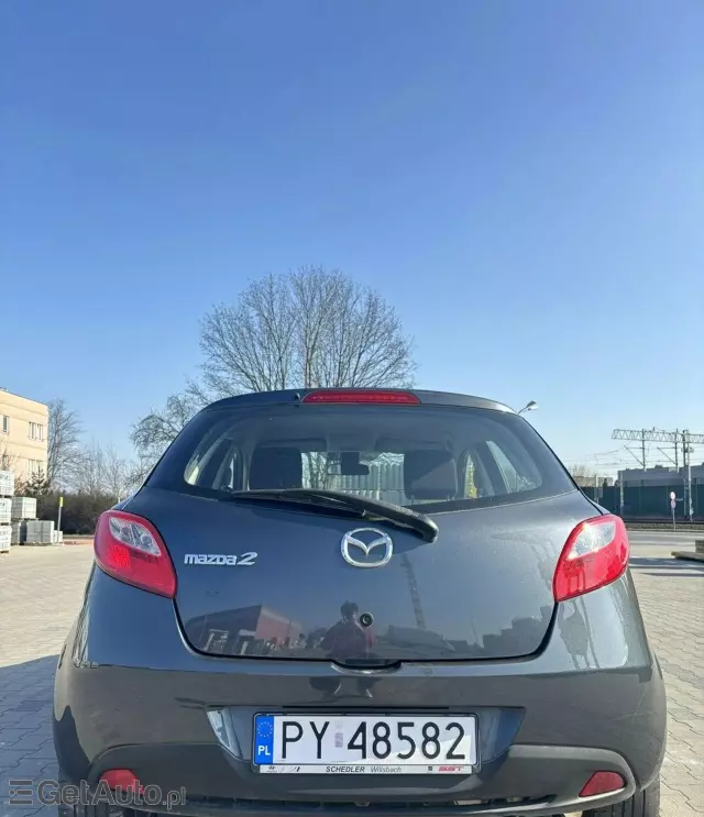 MAZDA 2 
