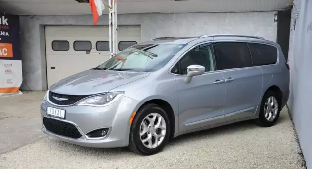 CHRYSLER Pacifica 