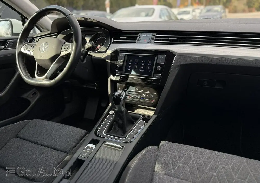 VOLKSWAGEN Passat 1.5 TSI EVO Business