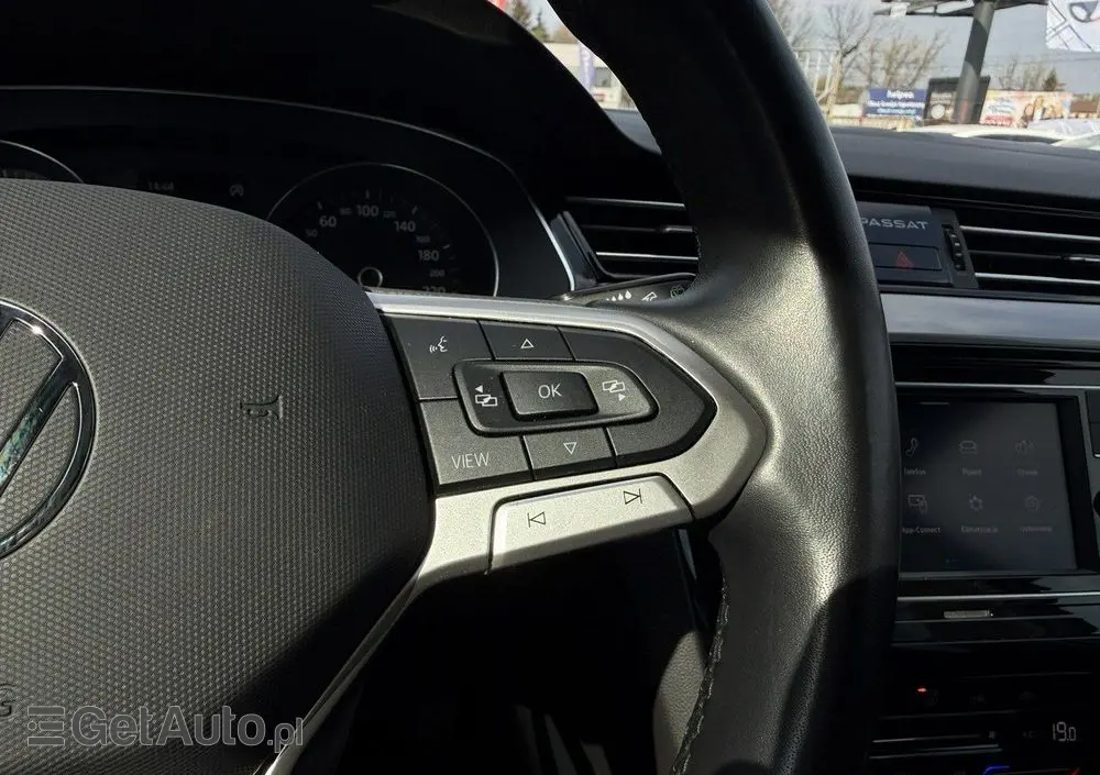 VOLKSWAGEN Passat 1.5 TSI EVO Business