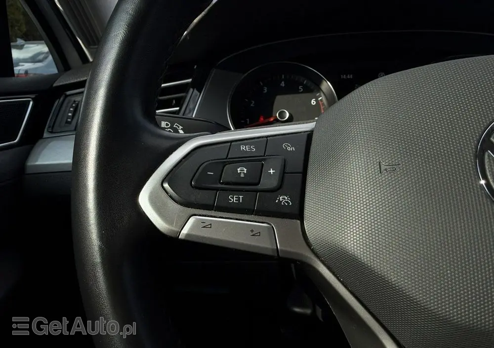 VOLKSWAGEN Passat 1.5 TSI EVO Business
