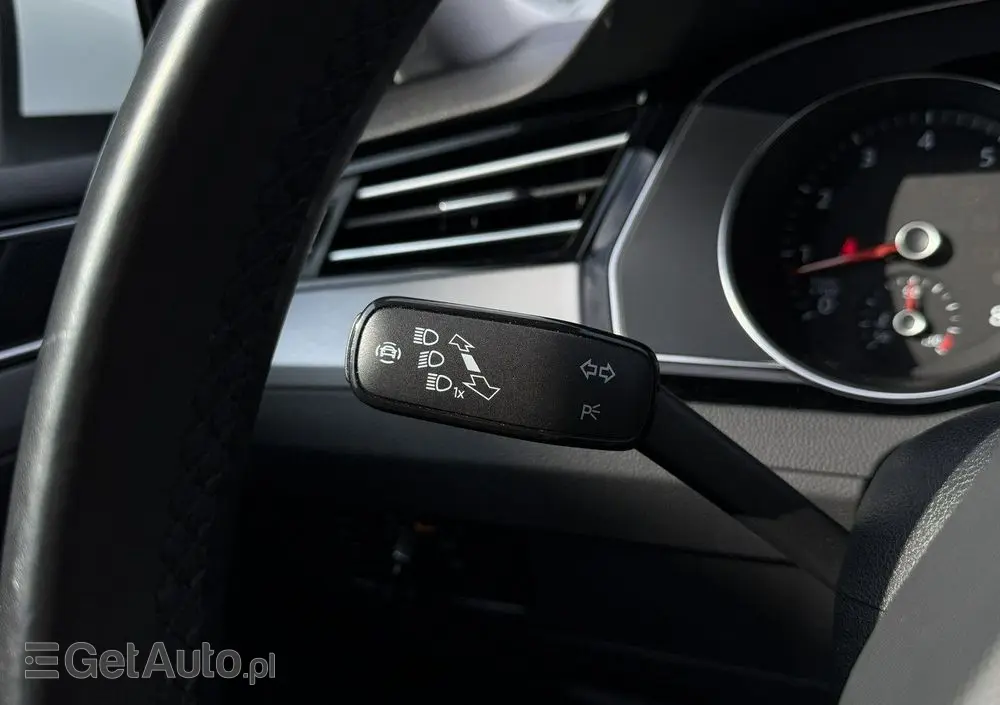 VOLKSWAGEN Passat 1.5 TSI EVO Business