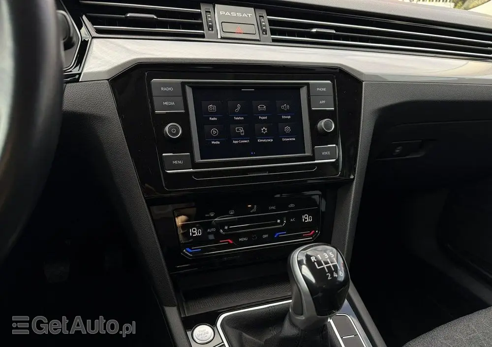 VOLKSWAGEN Passat 1.5 TSI EVO Business