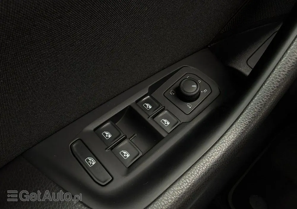 VOLKSWAGEN Passat 1.5 TSI EVO Business