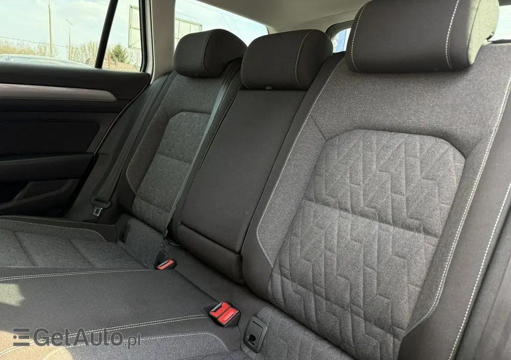 VOLKSWAGEN Passat 1.5 TSI EVO Business