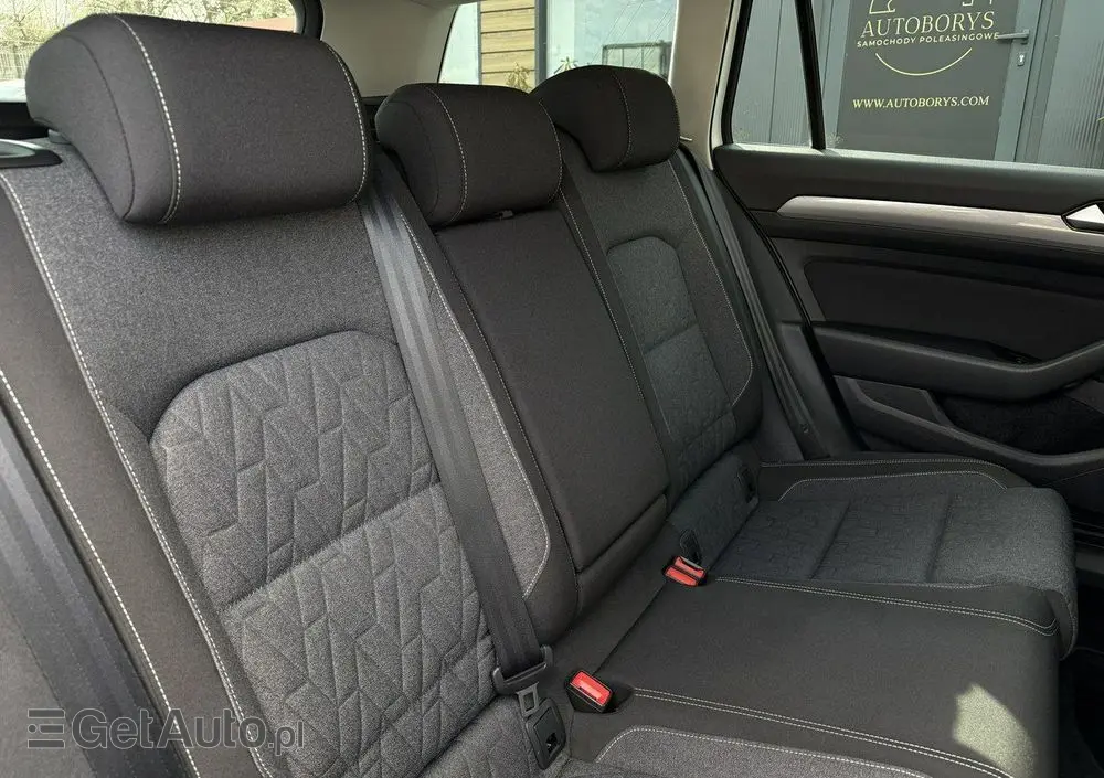 VOLKSWAGEN Passat 1.5 TSI EVO Business
