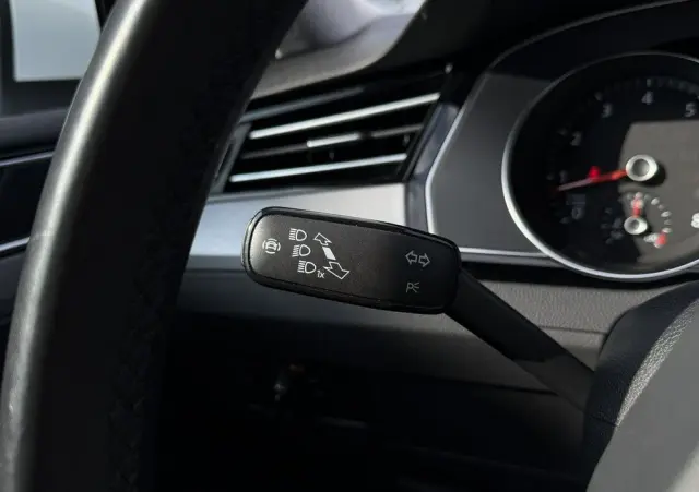 VOLKSWAGEN Passat 1.5 TSI EVO Business