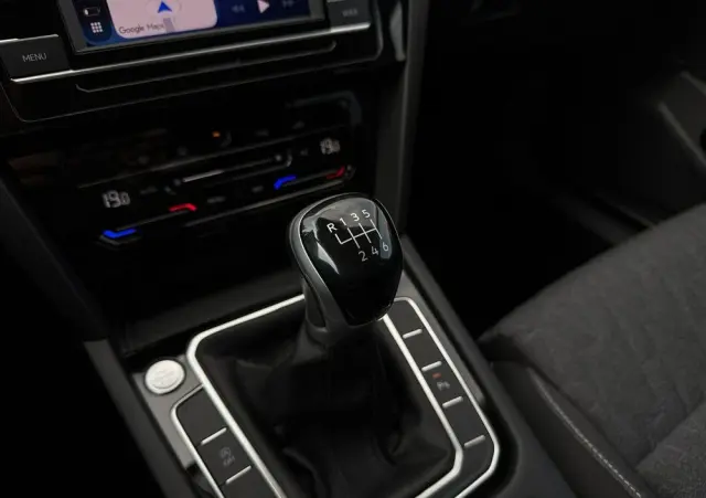 VOLKSWAGEN Passat 1.5 TSI EVO Business