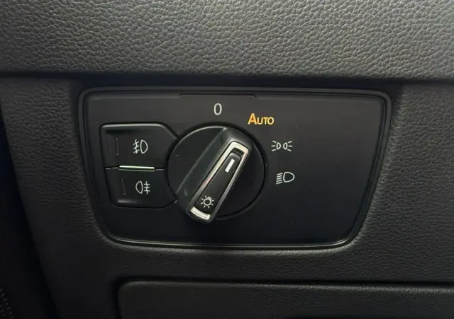 VOLKSWAGEN Passat 1.5 TSI EVO Business
