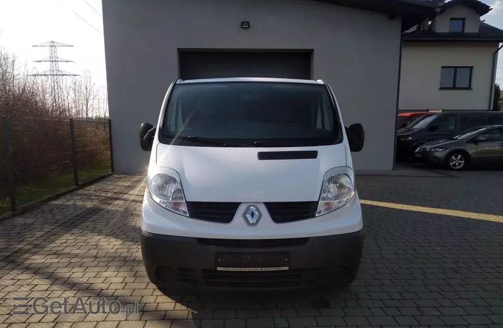 RENAULT Trafic 