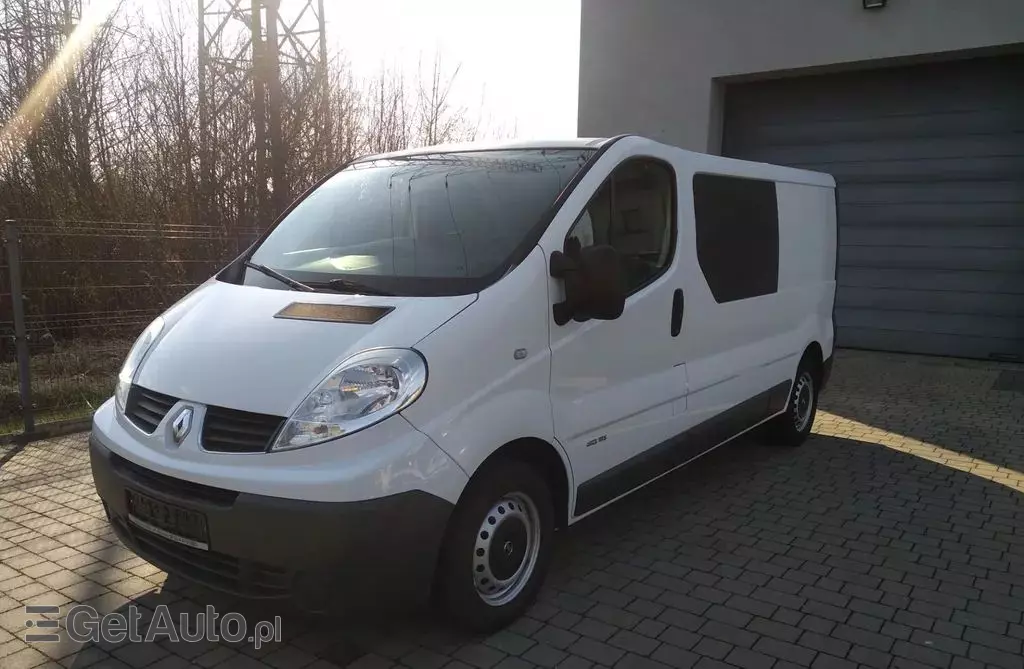 RENAULT Trafic 