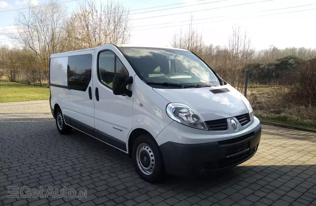 RENAULT Trafic 