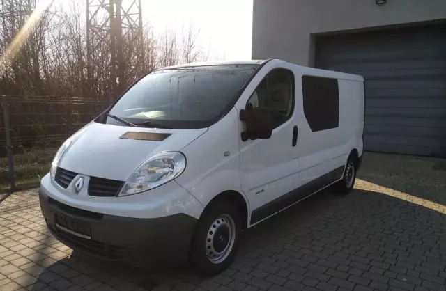 RENAULT Trafic 