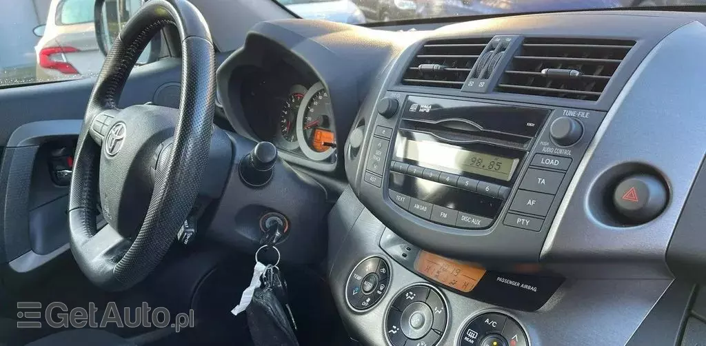 TOYOTA Rav 4 