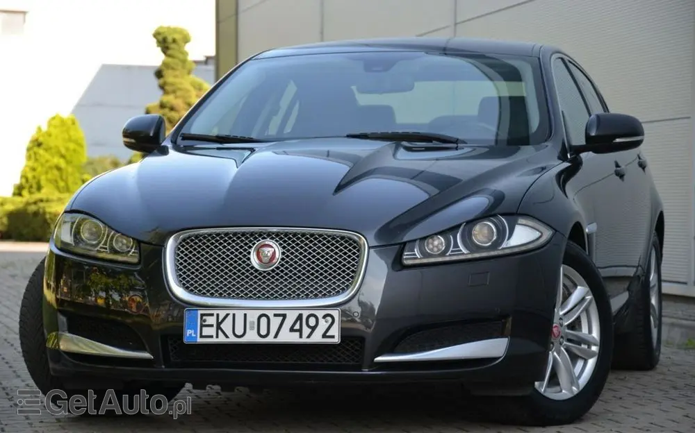 JAGUAR XF 