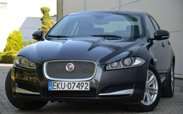 JAGUAR XF 
