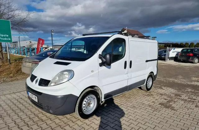 RENAULT Trafic 