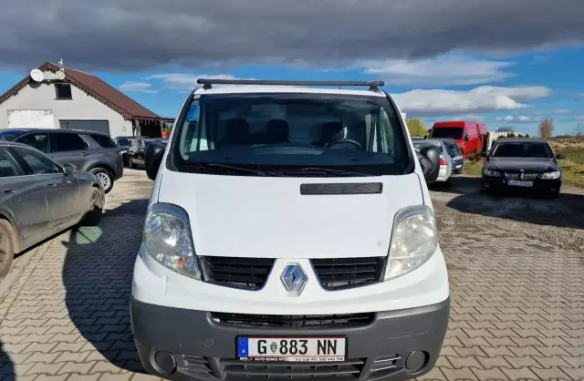 RENAULT Trafic 