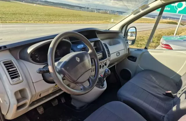 RENAULT Trafic 