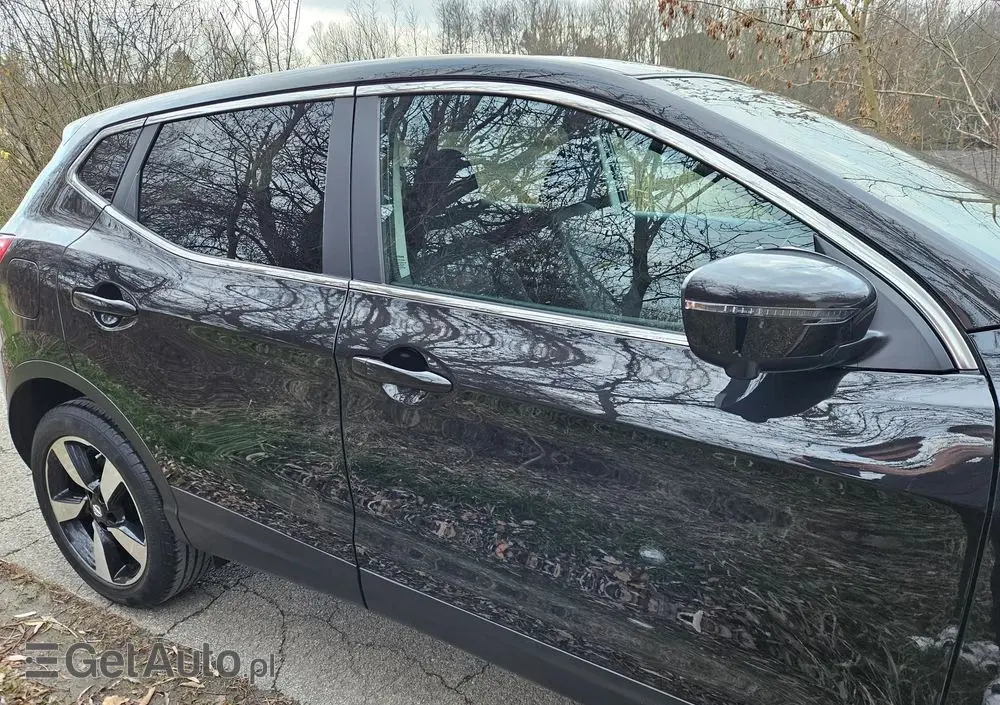 NISSAN Qashqai 1.2 DIG-T N-Connecta