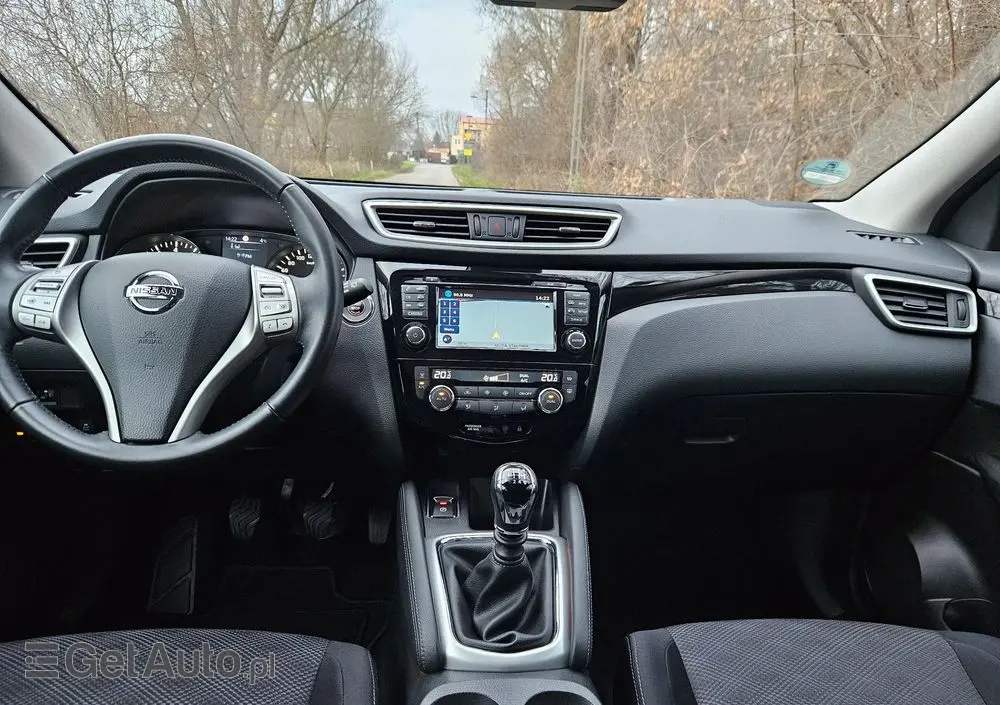 NISSAN Qashqai 1.2 DIG-T N-Connecta