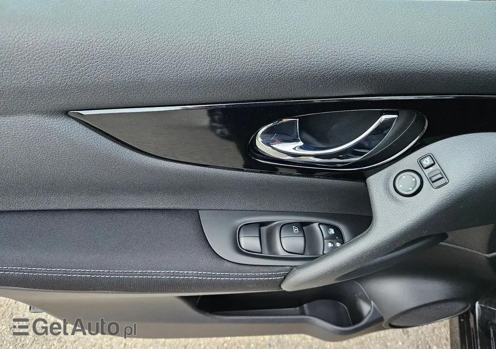 NISSAN Qashqai 1.2 DIG-T N-Connecta