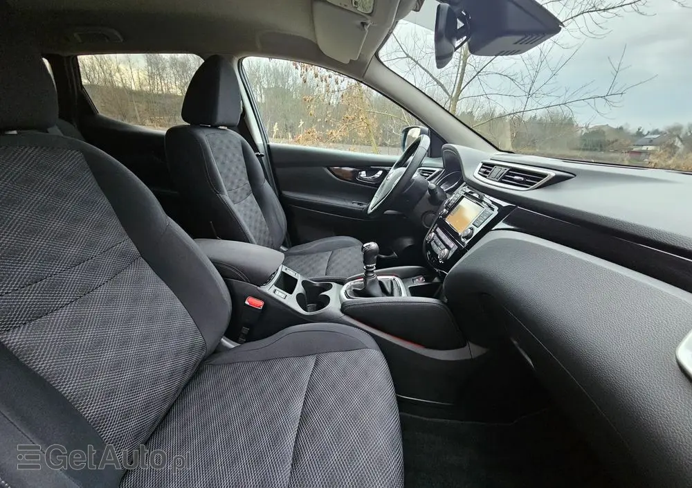 NISSAN Qashqai 1.2 DIG-T N-Connecta