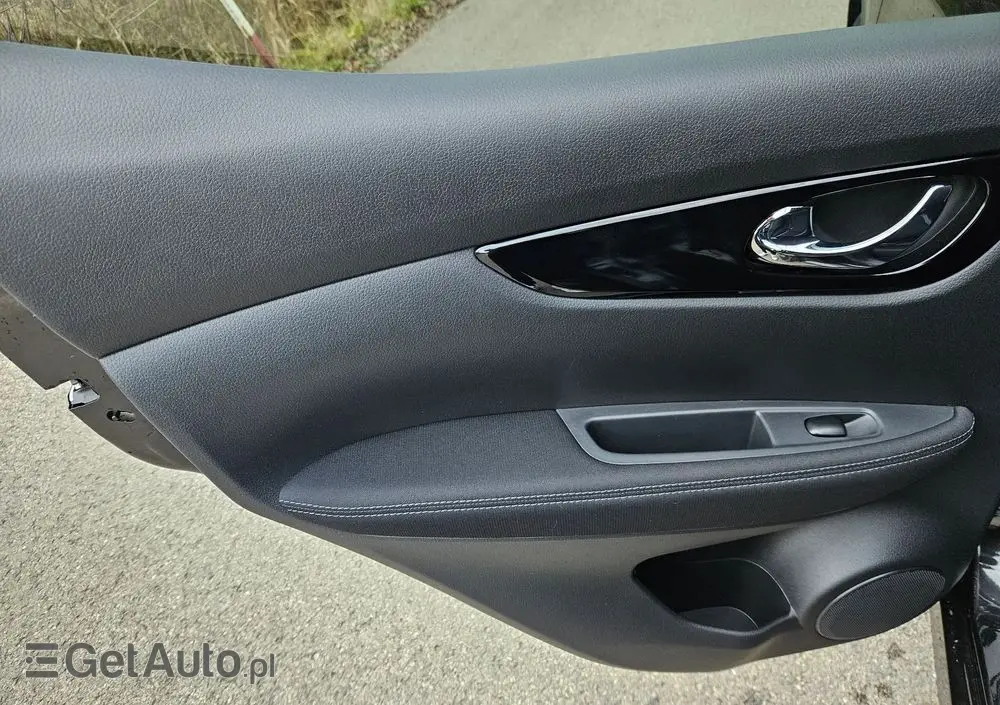 NISSAN Qashqai 1.2 DIG-T N-Connecta