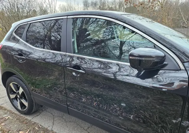 NISSAN Qashqai 1.2 DIG-T N-Connecta