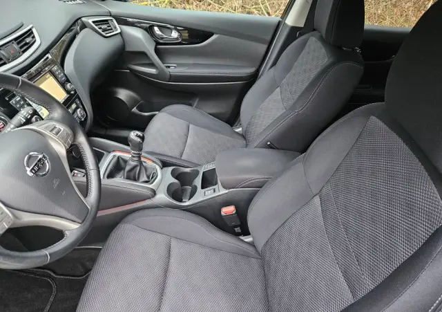 NISSAN Qashqai 1.2 DIG-T N-Connecta