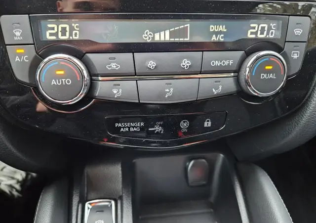 NISSAN Qashqai 1.2 DIG-T N-Connecta