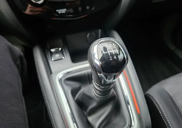 NISSAN Qashqai 1.2 DIG-T N-Connecta