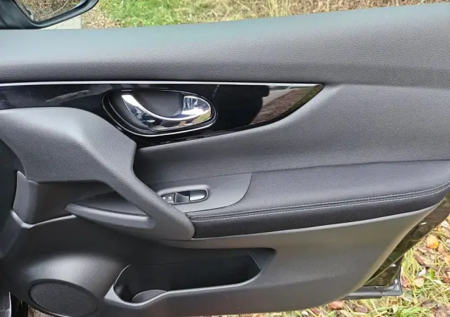 NISSAN Qashqai 1.2 DIG-T N-Connecta