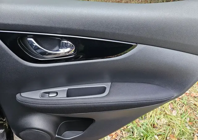 NISSAN Qashqai 1.2 DIG-T N-Connecta