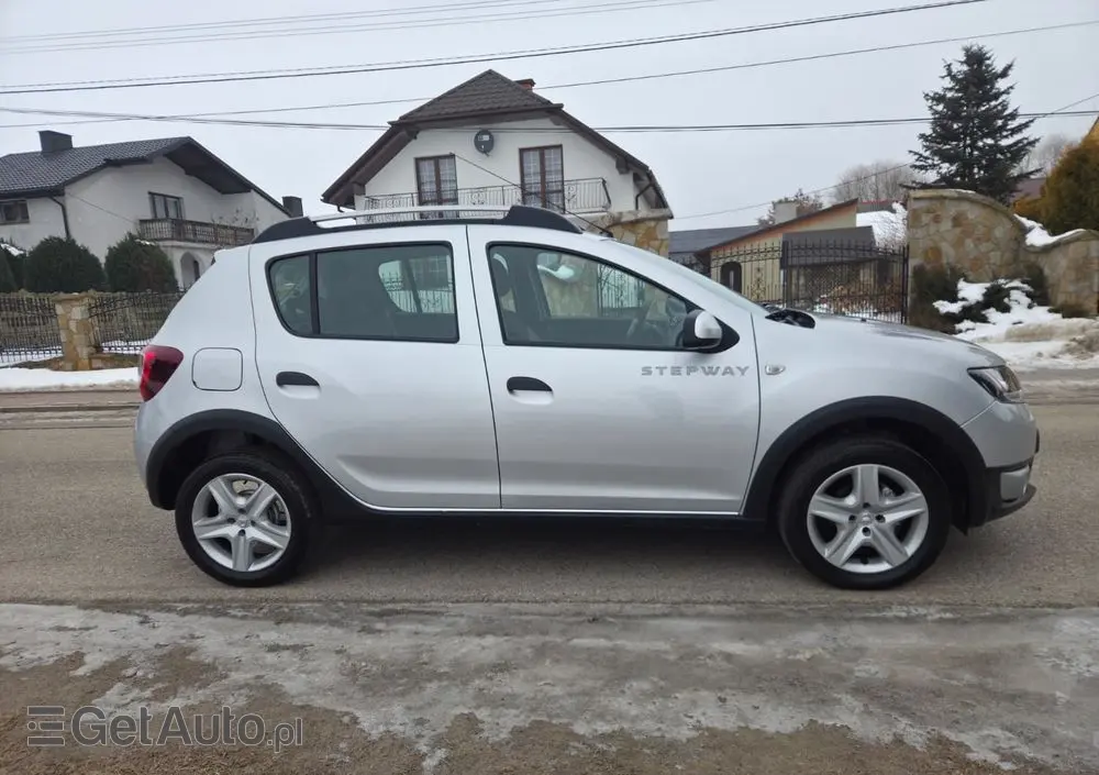 DACIA Sandero TCe 90 Laureate