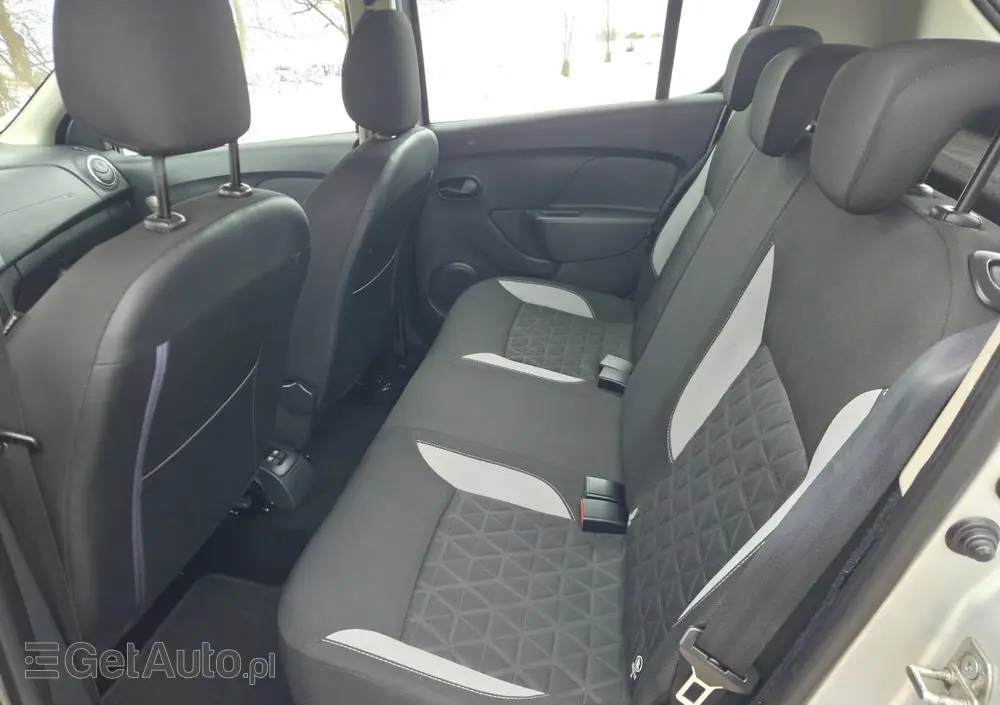 DACIA Sandero TCe 90 Laureate