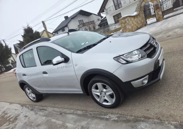 DACIA Sandero TCe 90 Laureate