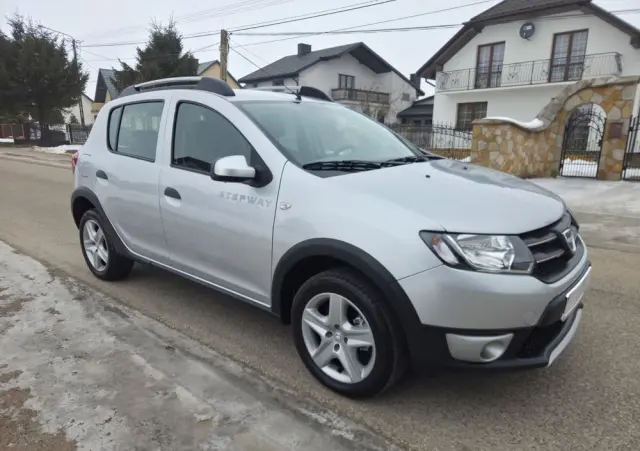 DACIA Sandero TCe 90 Laureate