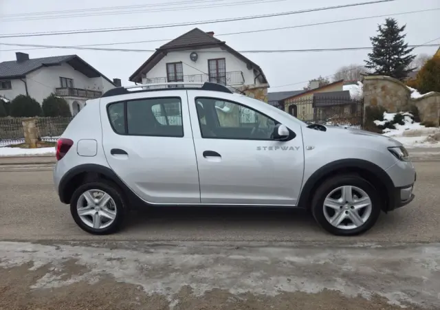 DACIA Sandero TCe 90 Laureate