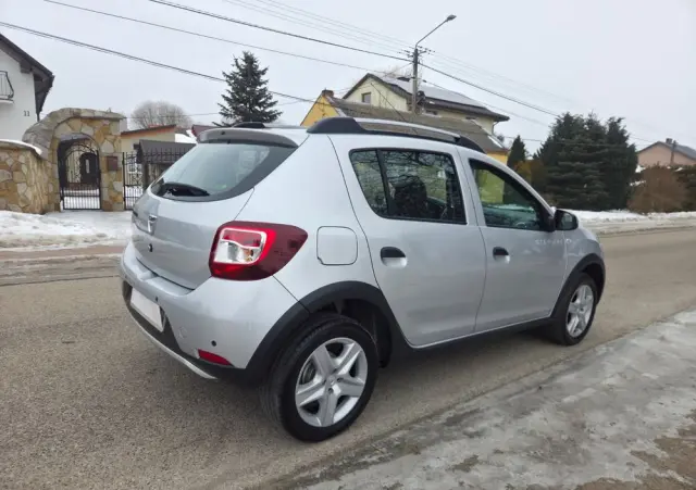 DACIA Sandero TCe 90 Laureate