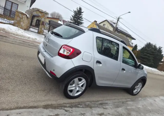 DACIA Sandero TCe 90 Laureate