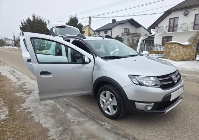 DACIA Sandero TCe 90 Laureate