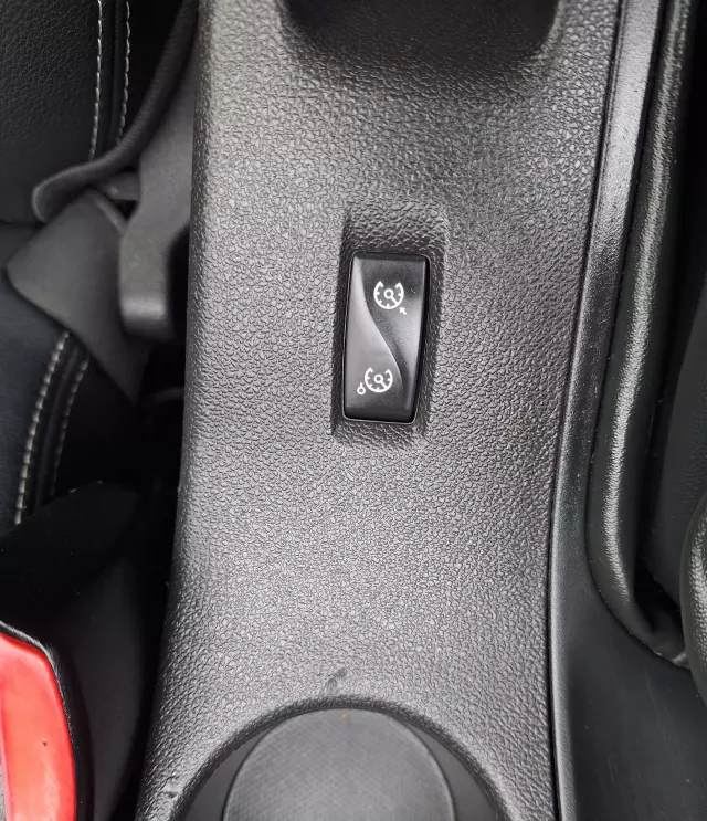 RENAULT Fluence 1.6 16V (110 KM)