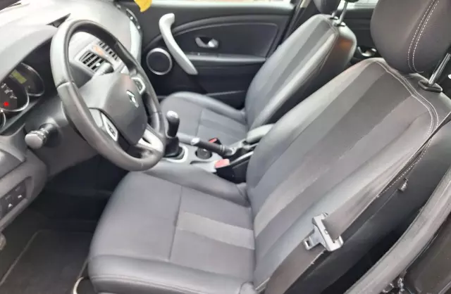 RENAULT Fluence 1.6 16V (110 KM)