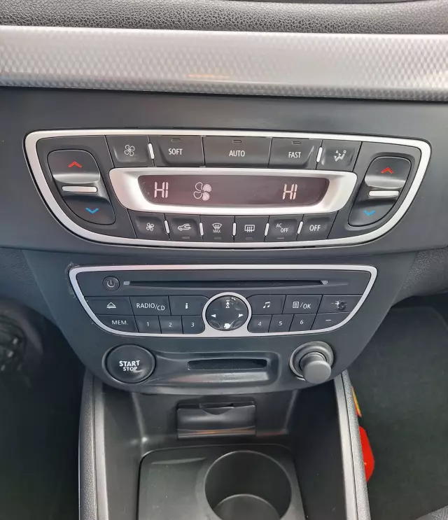 RENAULT Fluence 1.6 16V (110 KM)