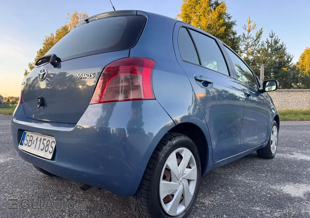 TOYOTA Yaris 1.0 Terra