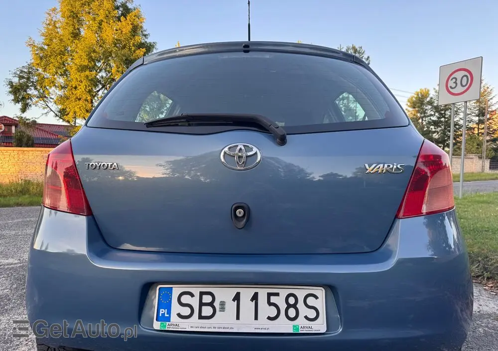 TOYOTA Yaris 1.0 Terra